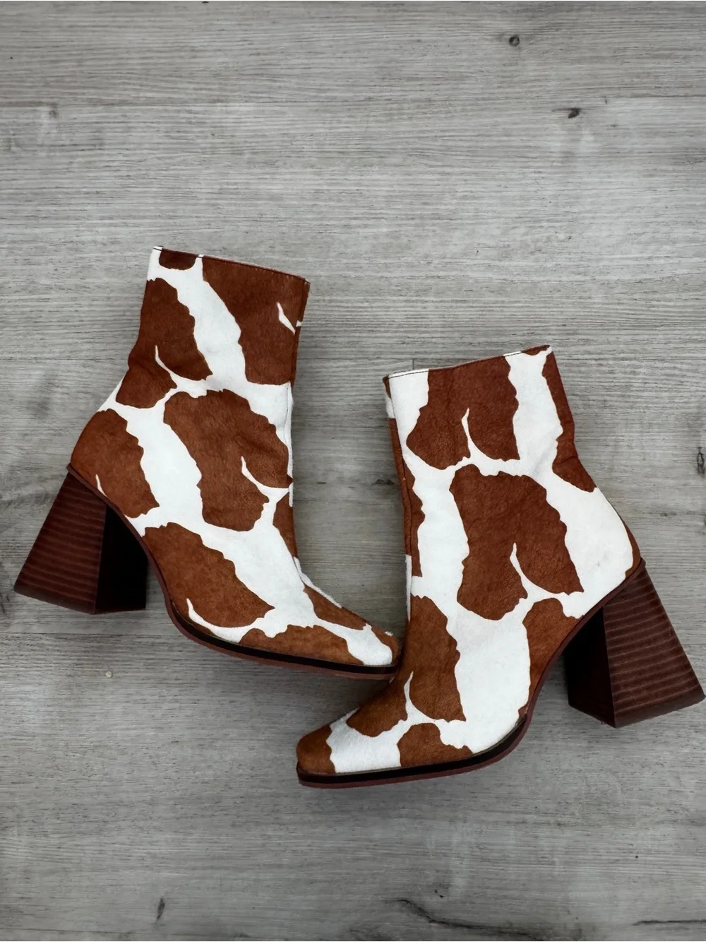 Cow Print Brown and White Block Heel Ankle Boots 6.5 Steve Madden real fur